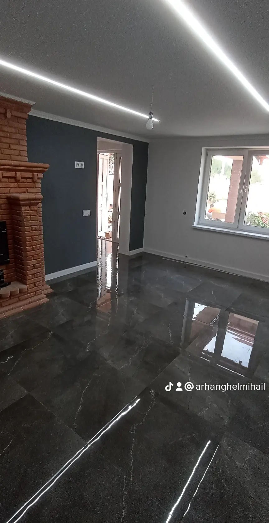 Image 4 of 12