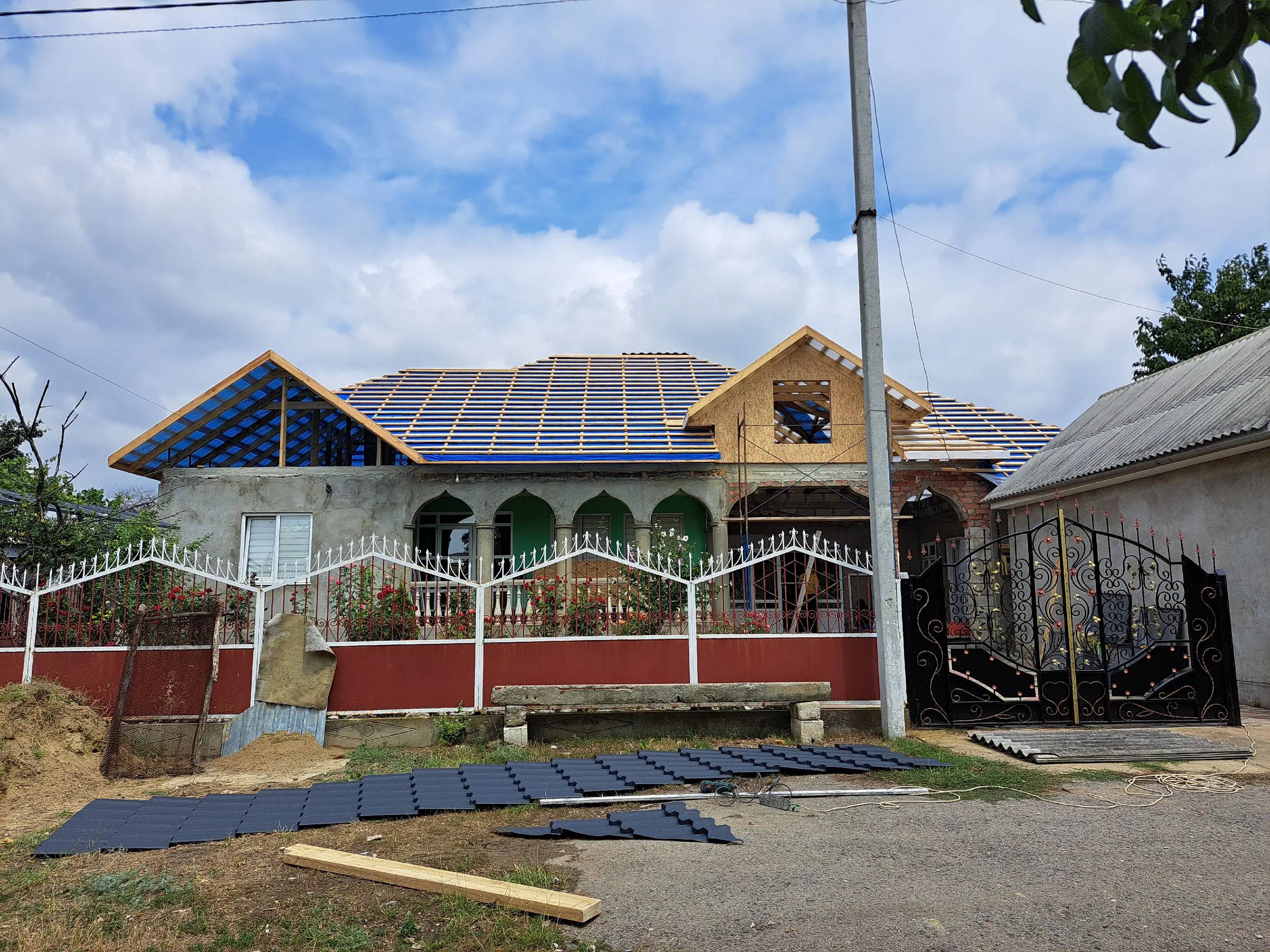 Image 4 of 10