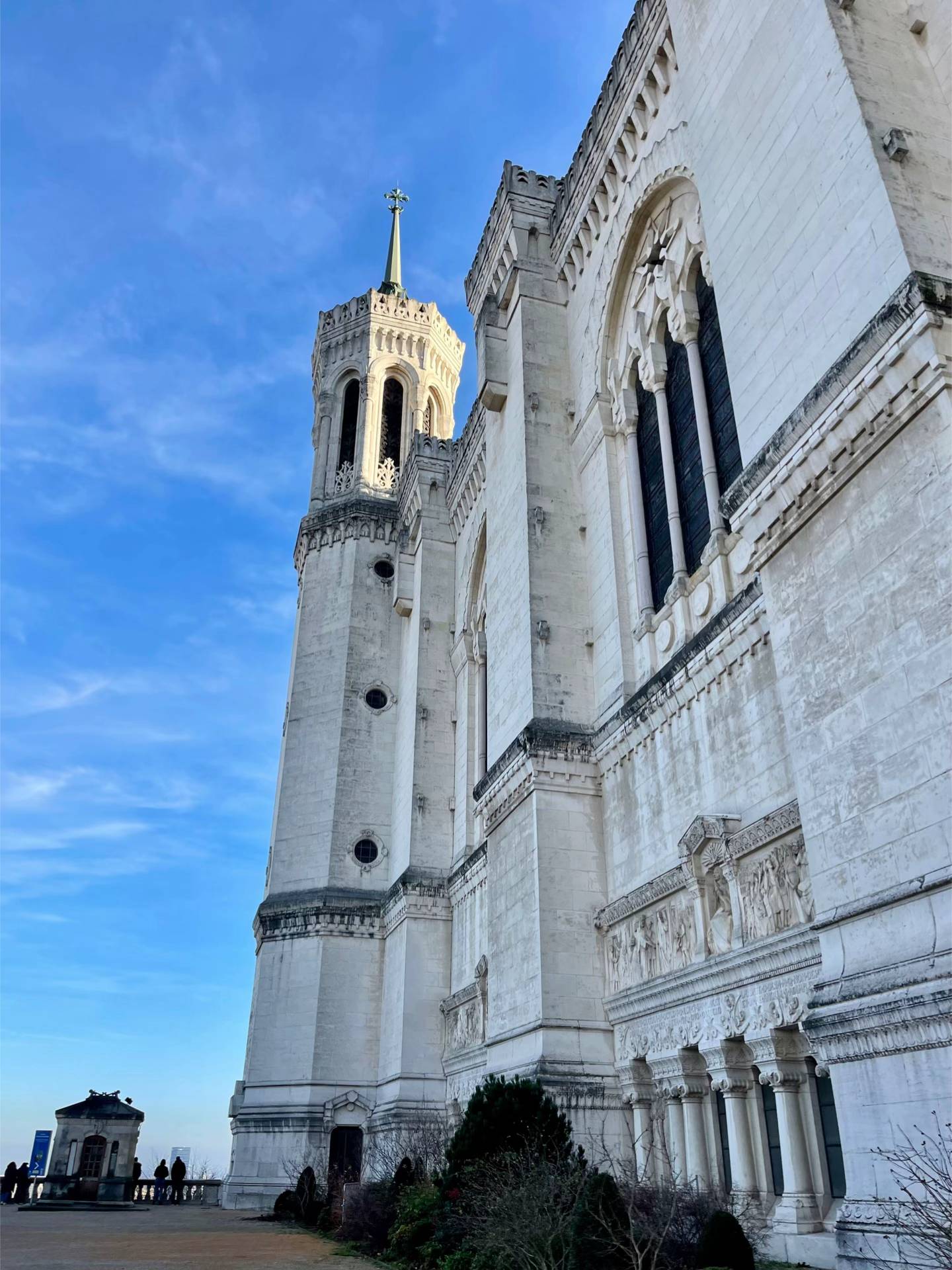 Image 2 of 12