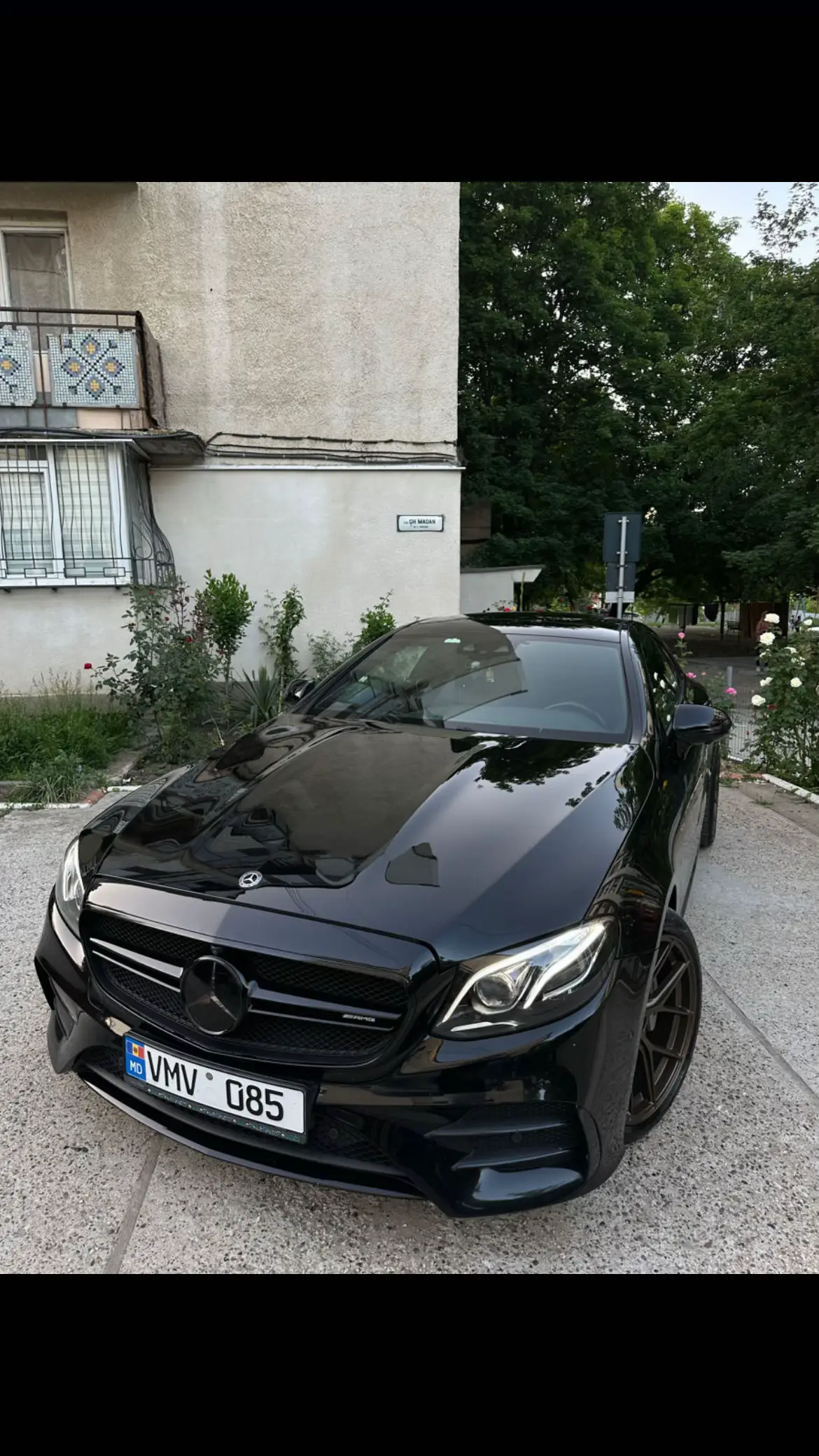 Image 2 of 9