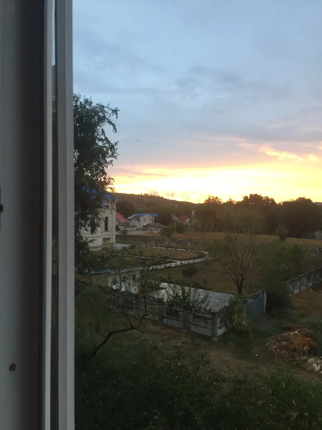 Image 2 of 4