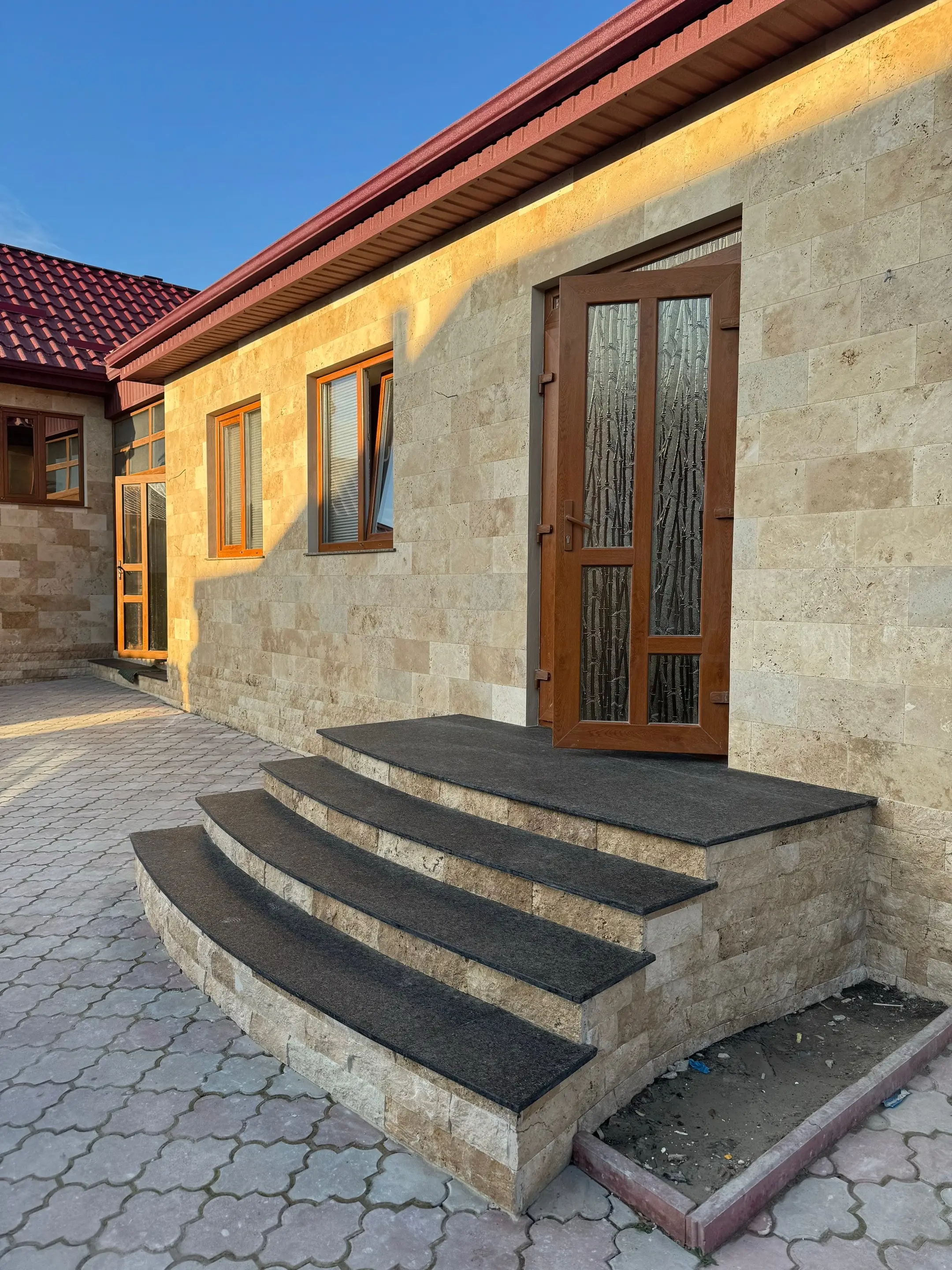 Image 1 of 7