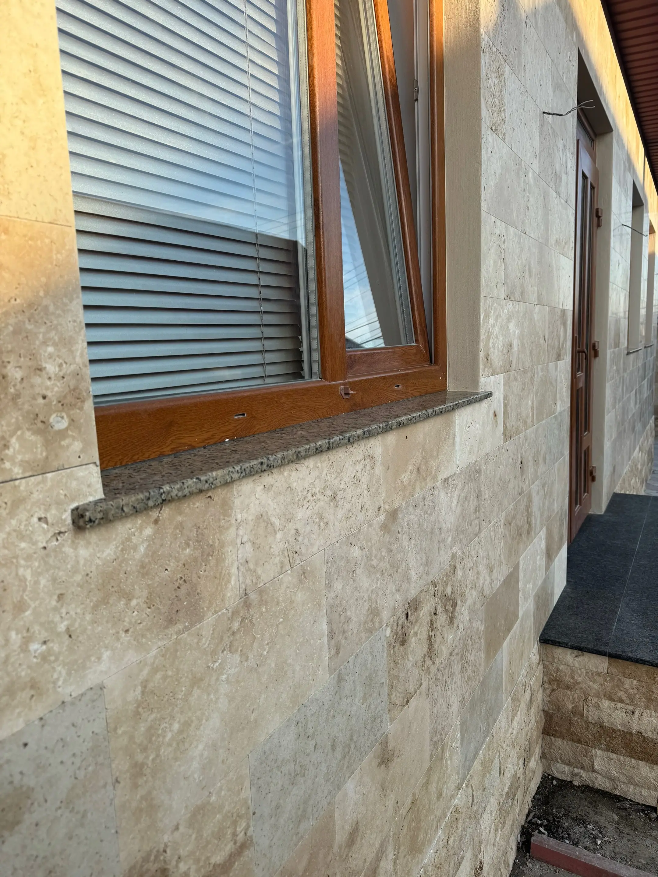 Image 7 of 7