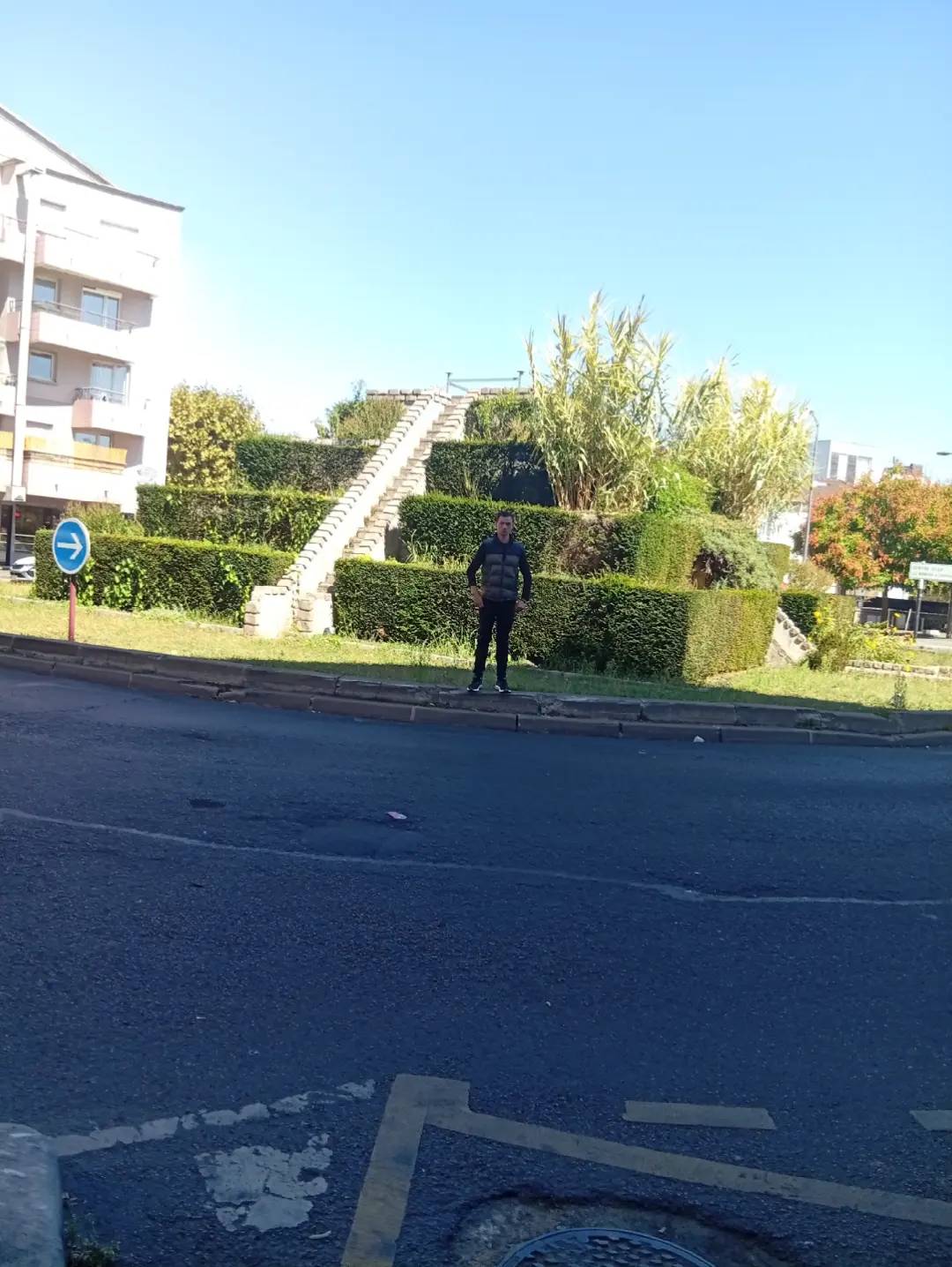 Image 2 of 3