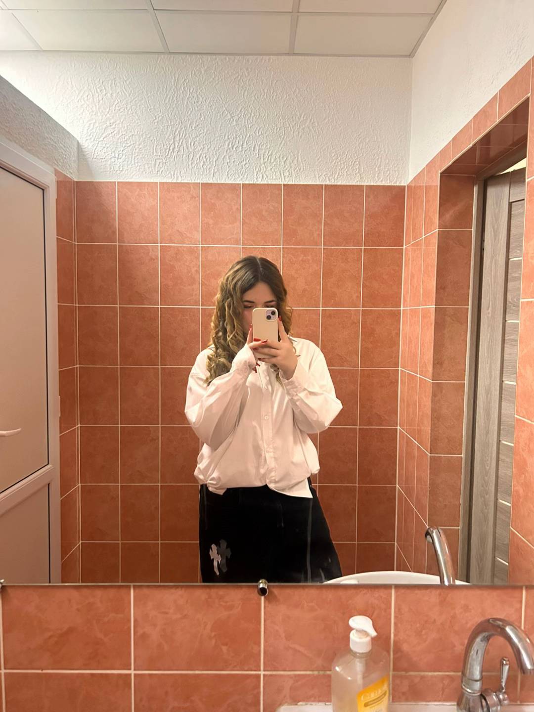 Image 3 of 3