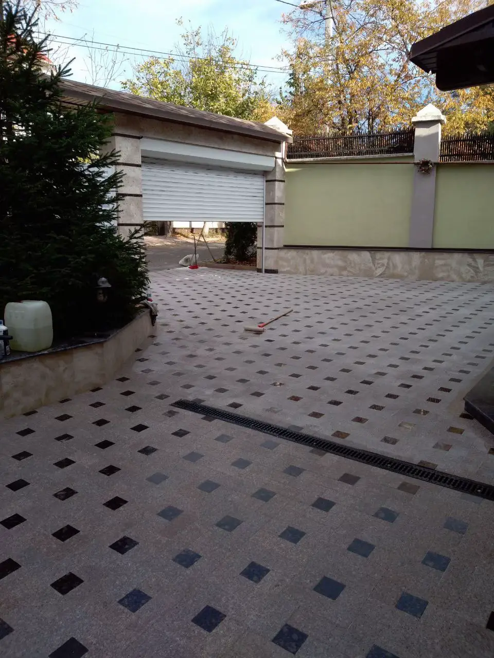 Image 3 of 5
