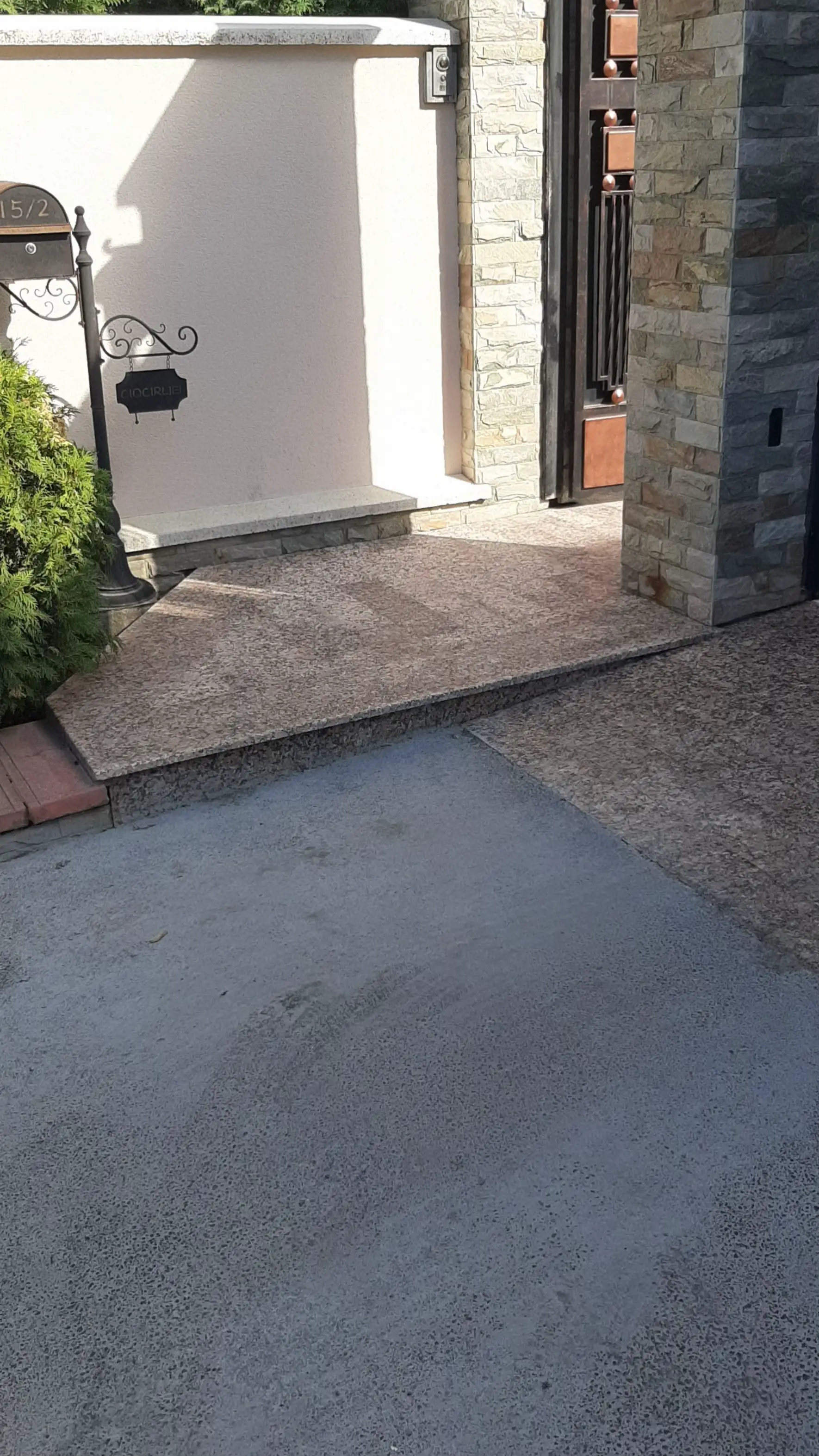 Image 5 of 5