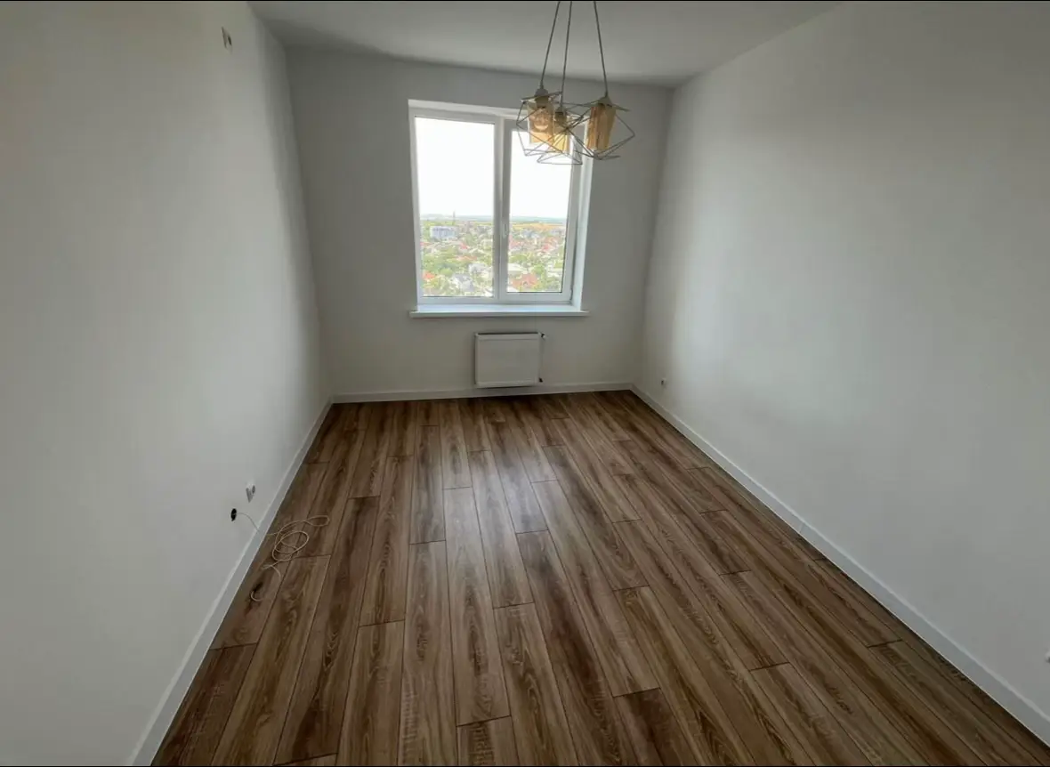 Image 6 of 8