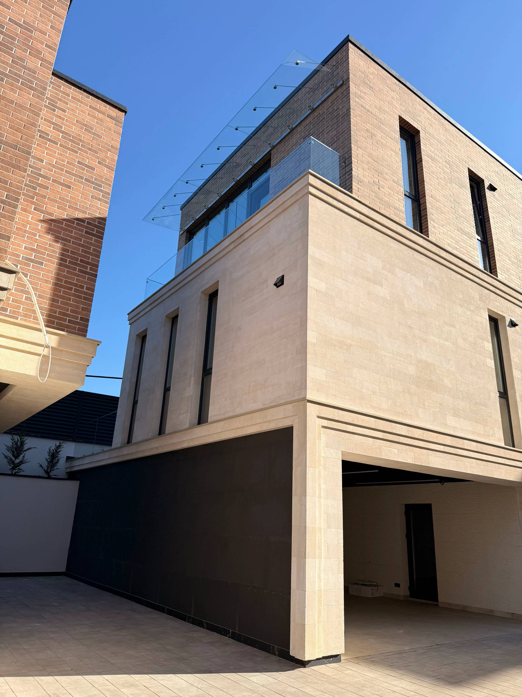 Image 10 of 10