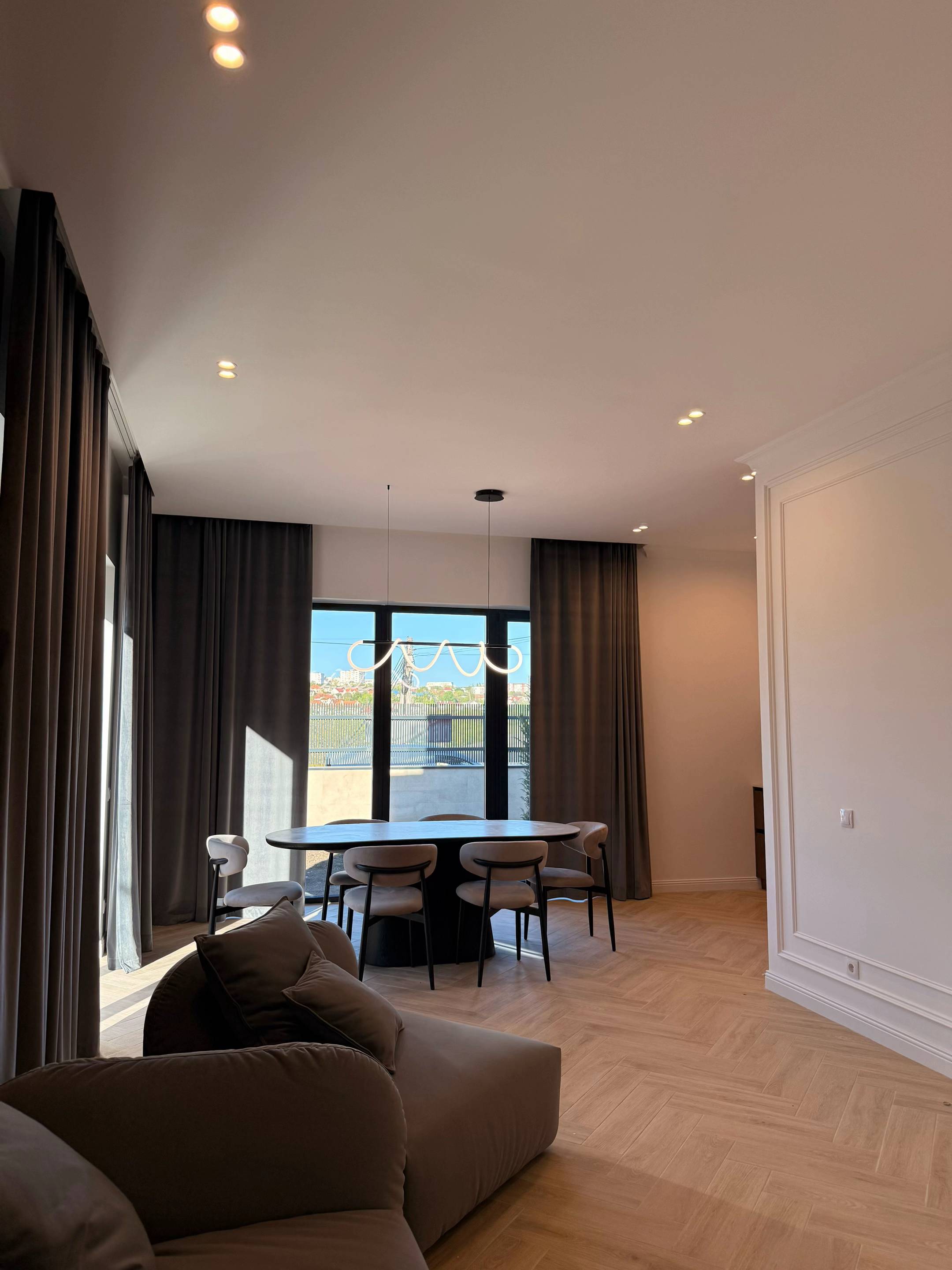 Image 4 of 10