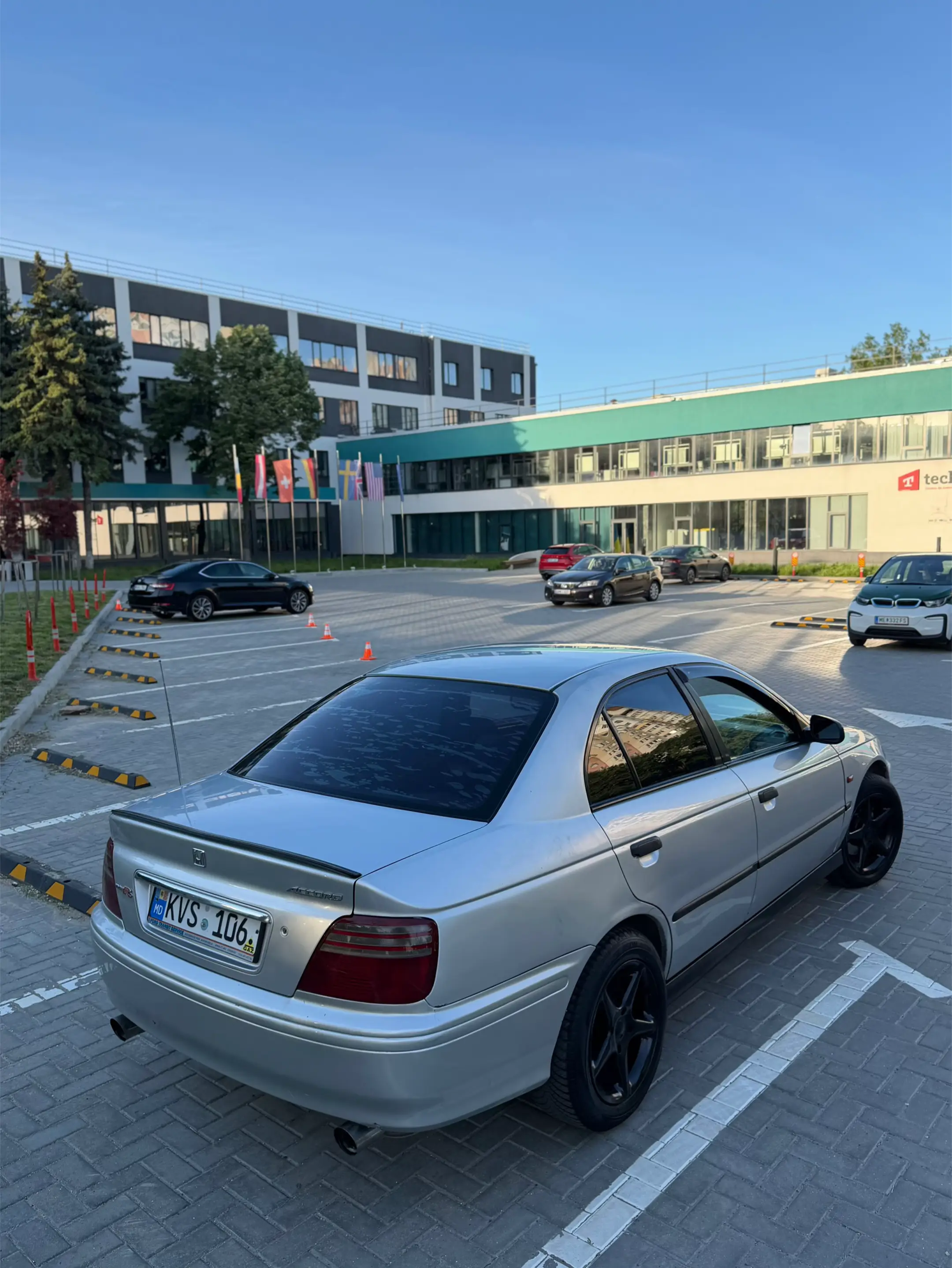 Image 3 of 20