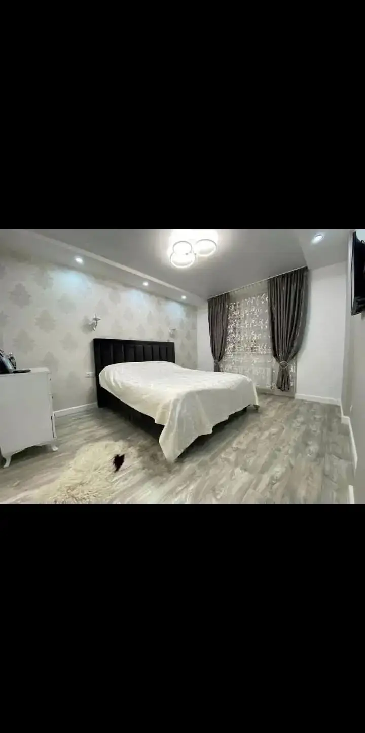 Image 4 of 9