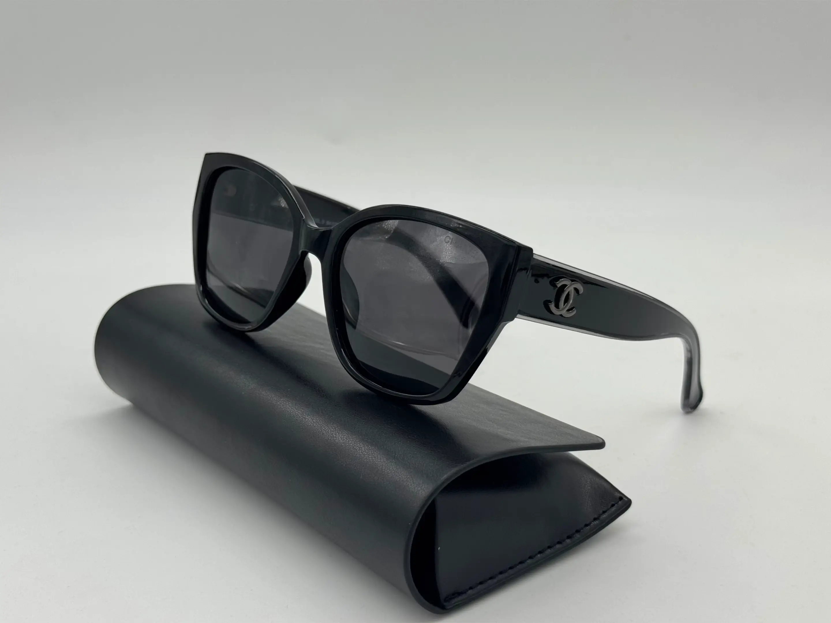 Image 1 of 7