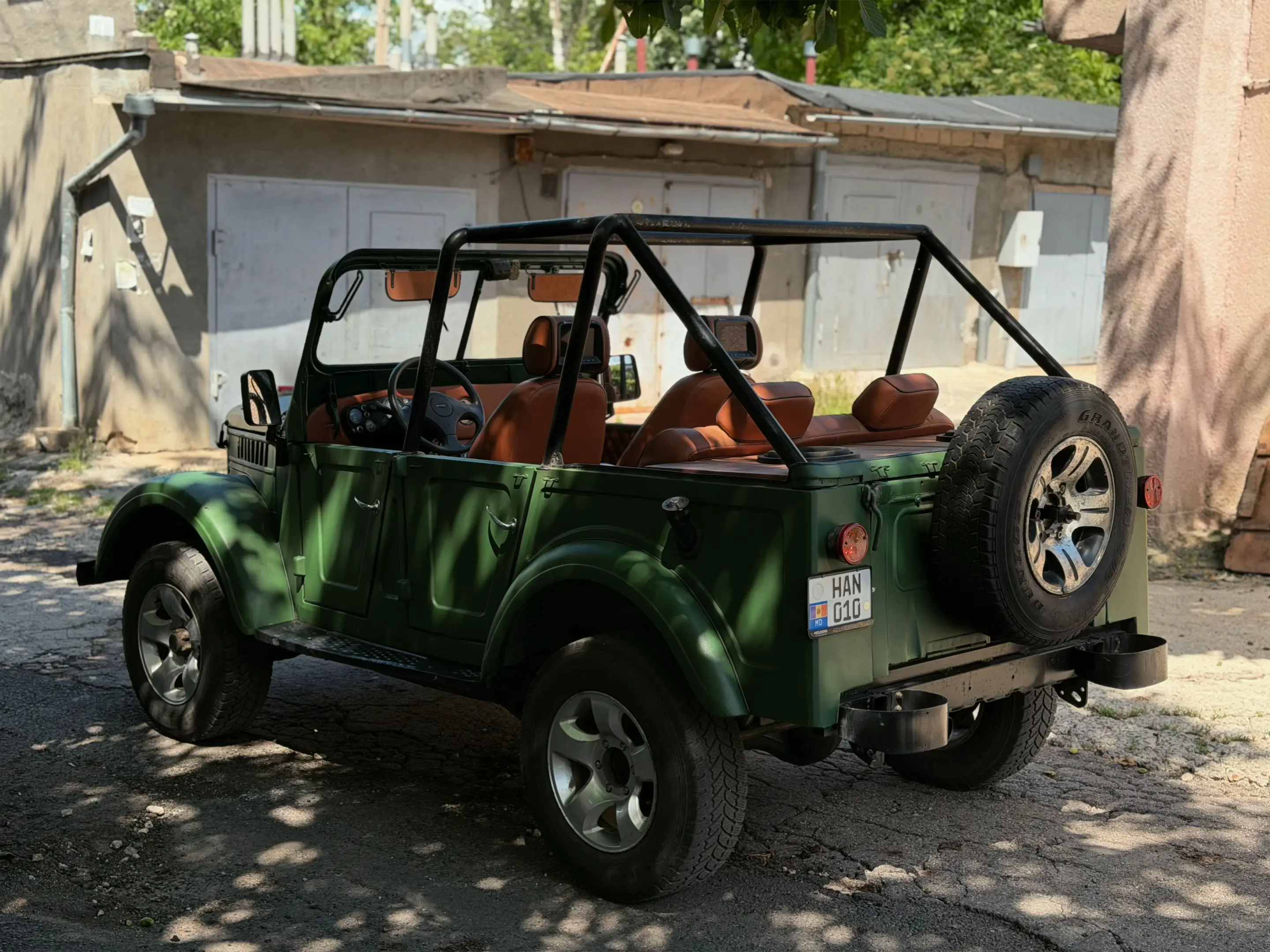 Image 2 of 8