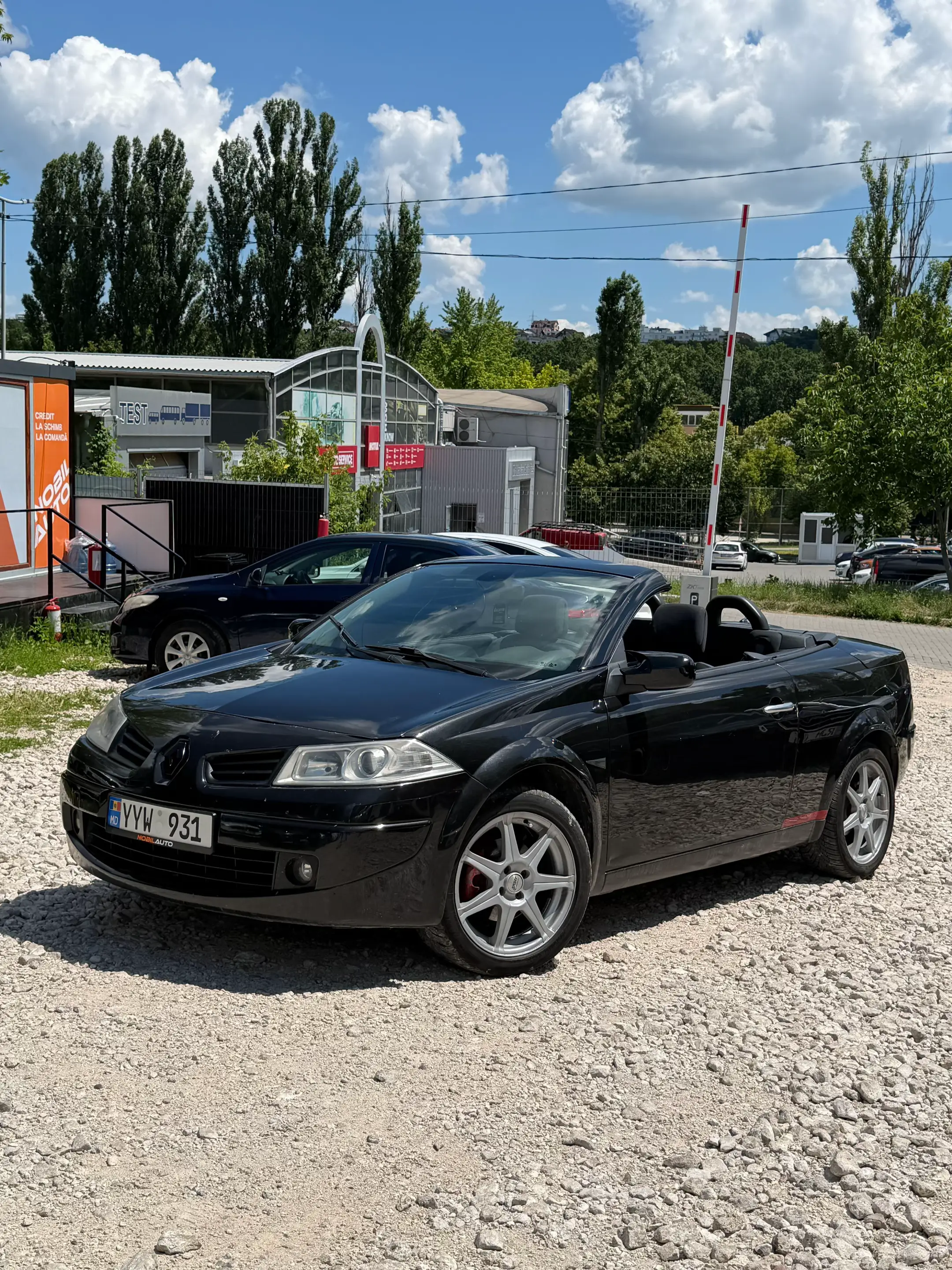 Image 2 of 7