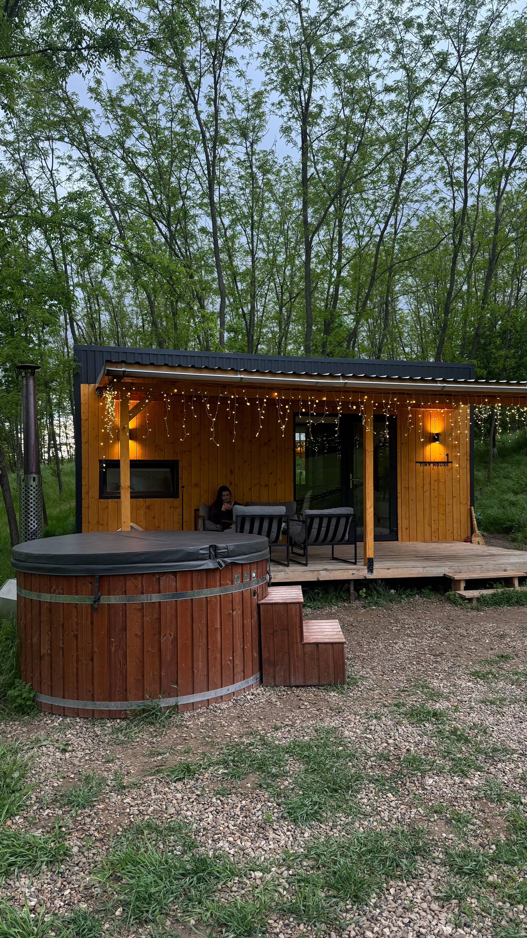 Image 6 of 6