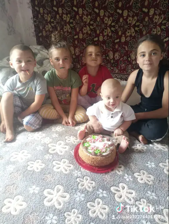 Image 4 of 6