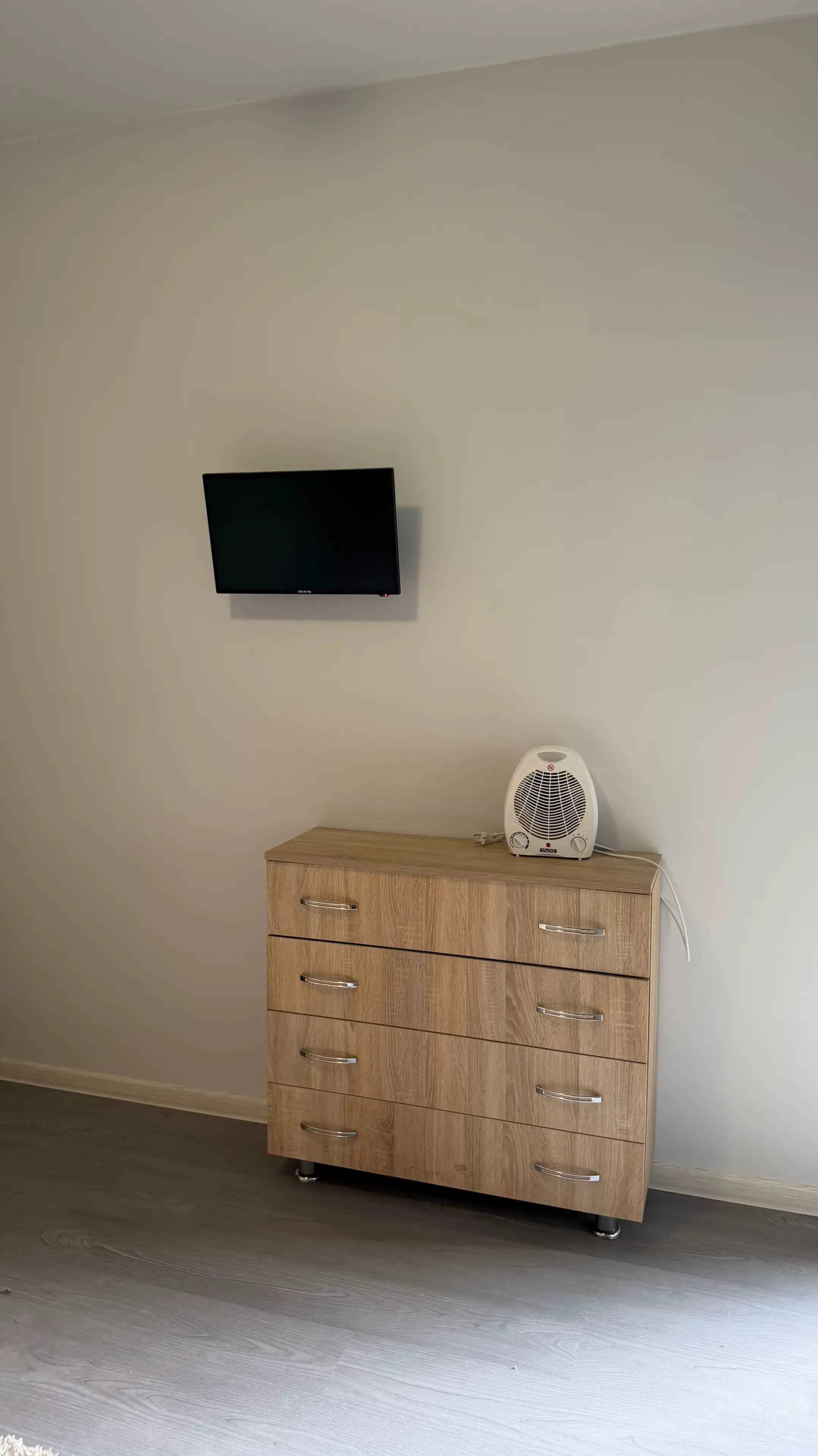 Image 3 of 12