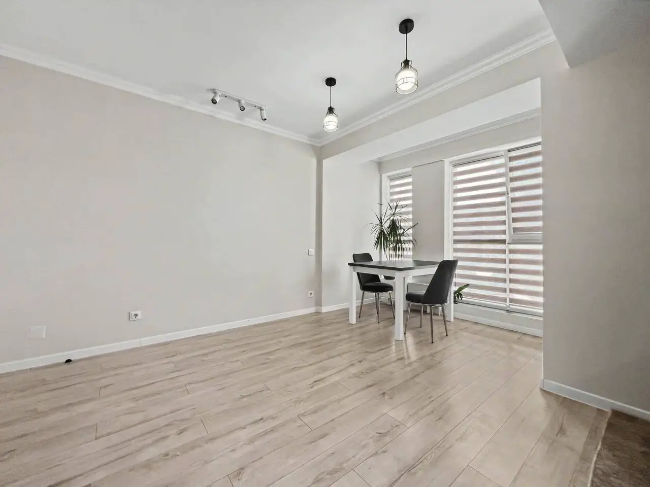 Image 6 of 15