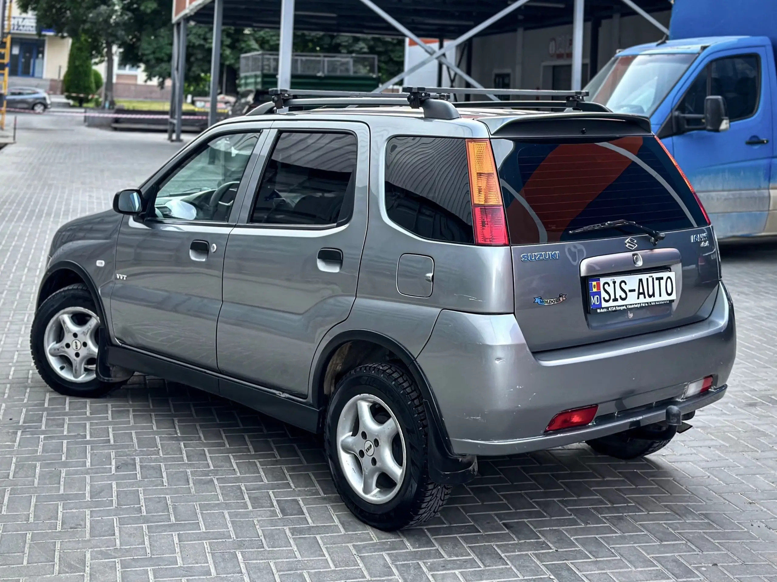 Image 7 of 18