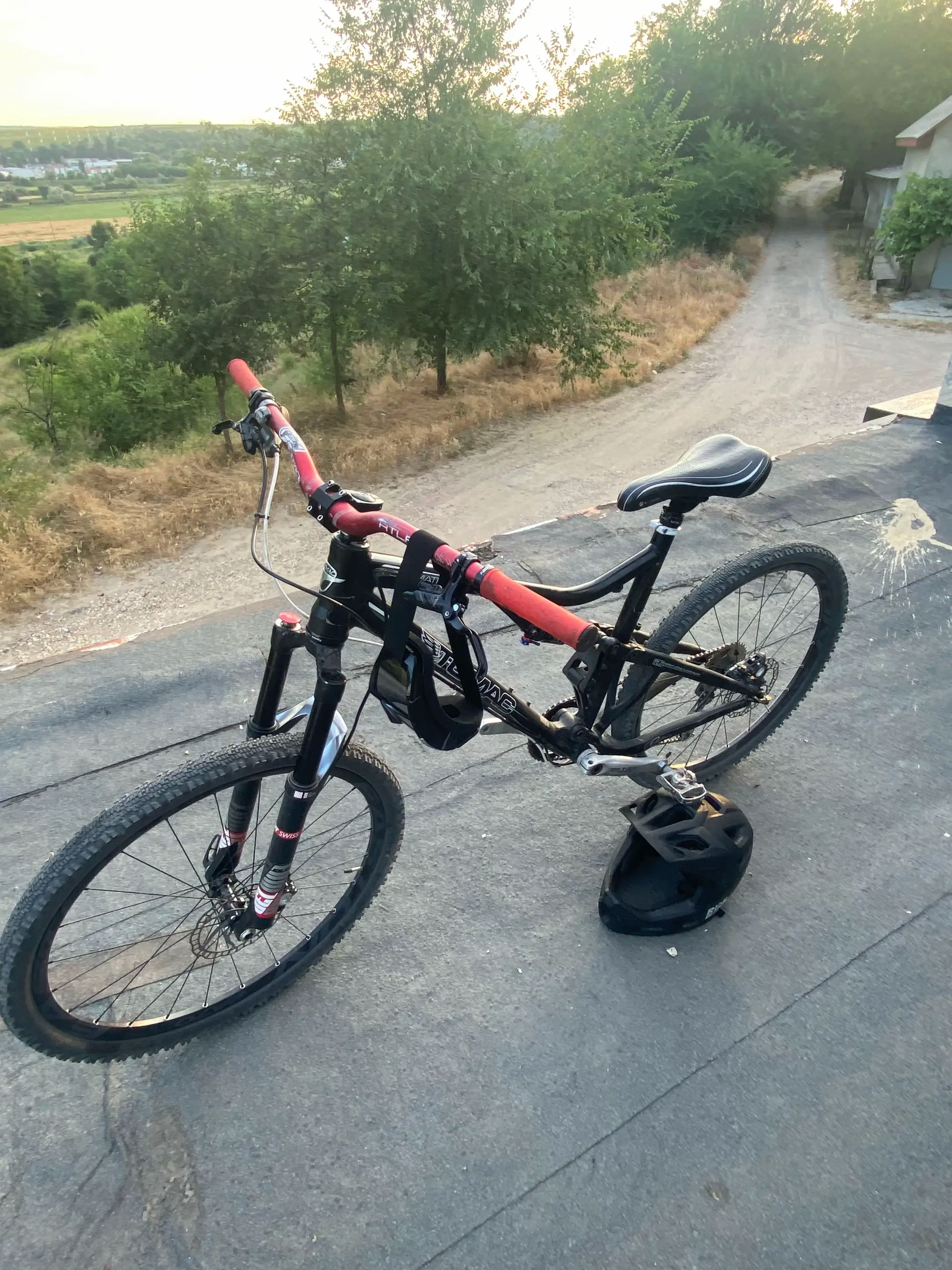 Image 2 of 10