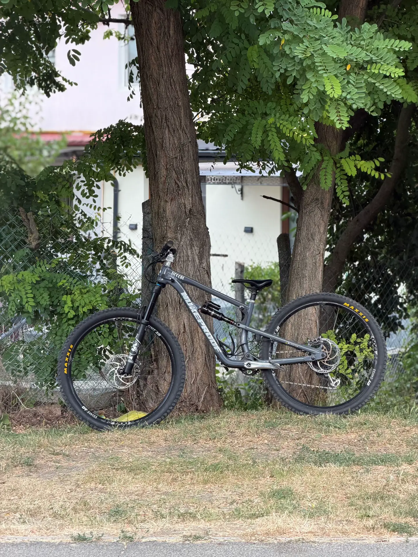 Image 1 of 6