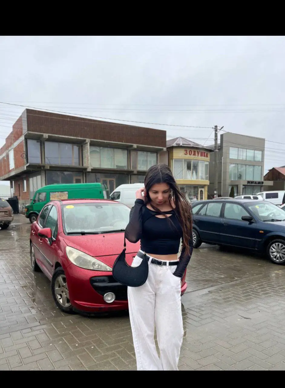 Image 2 of 22