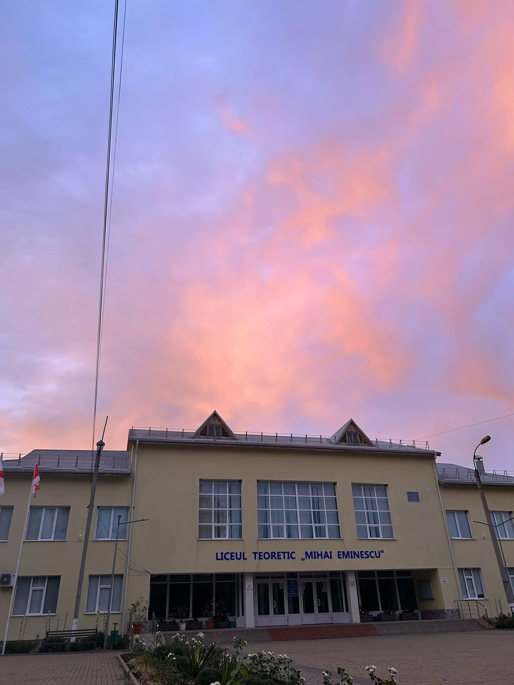 Image 4 of 7