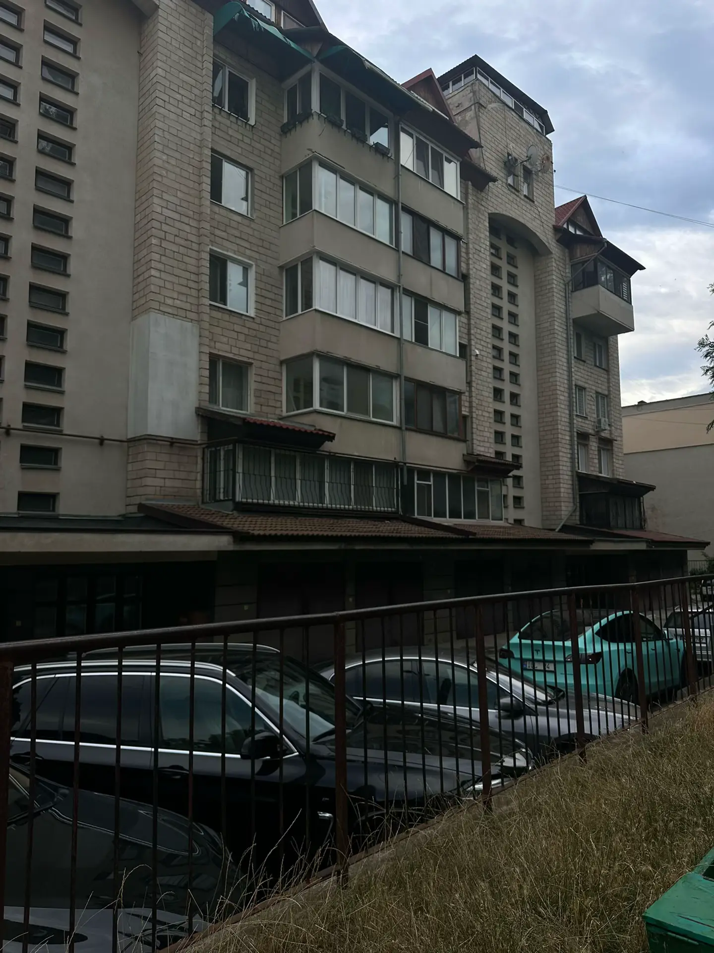 Image 5 of 8