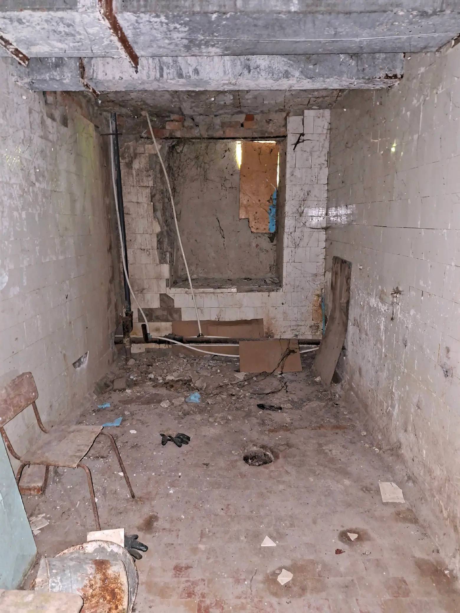 Image 3 of 21