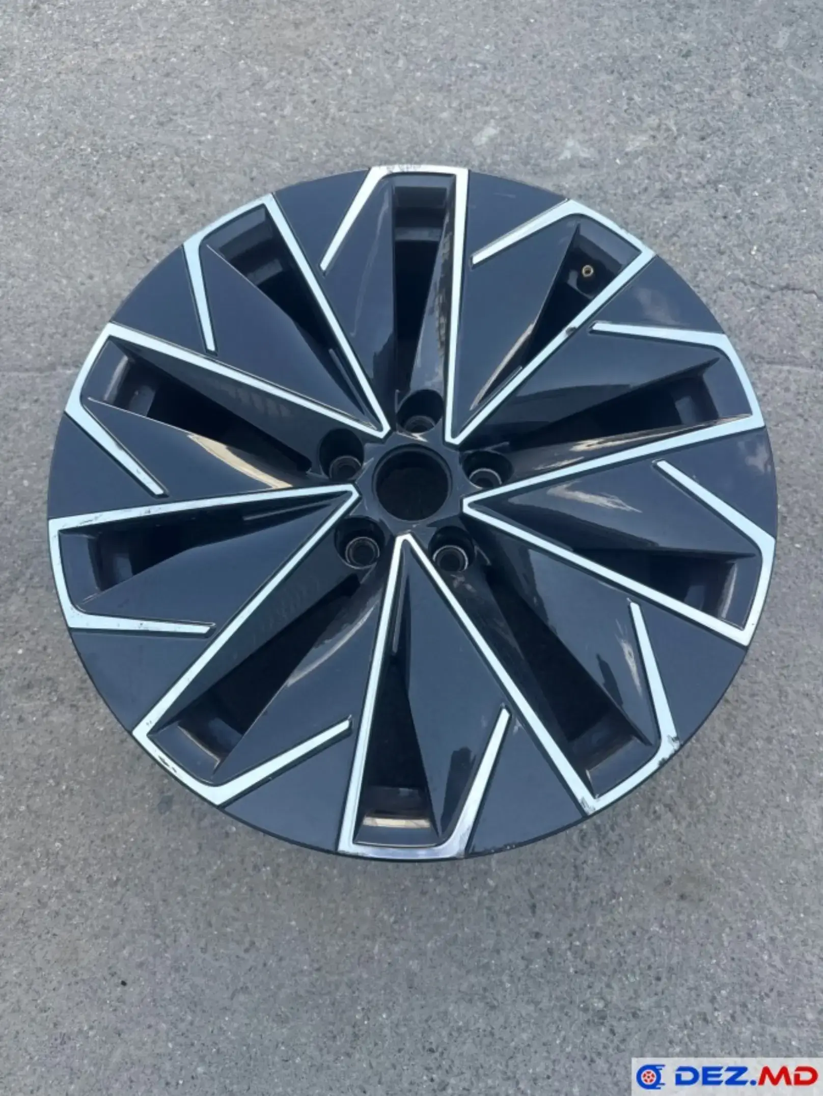 Image 2 of 12