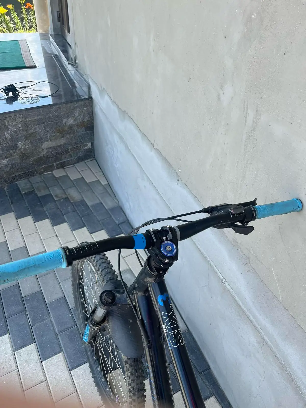 Image 4 of 5