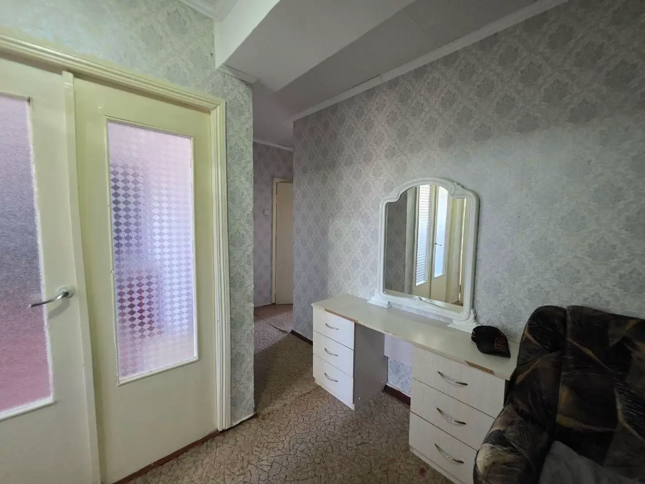 Image 4 of 7