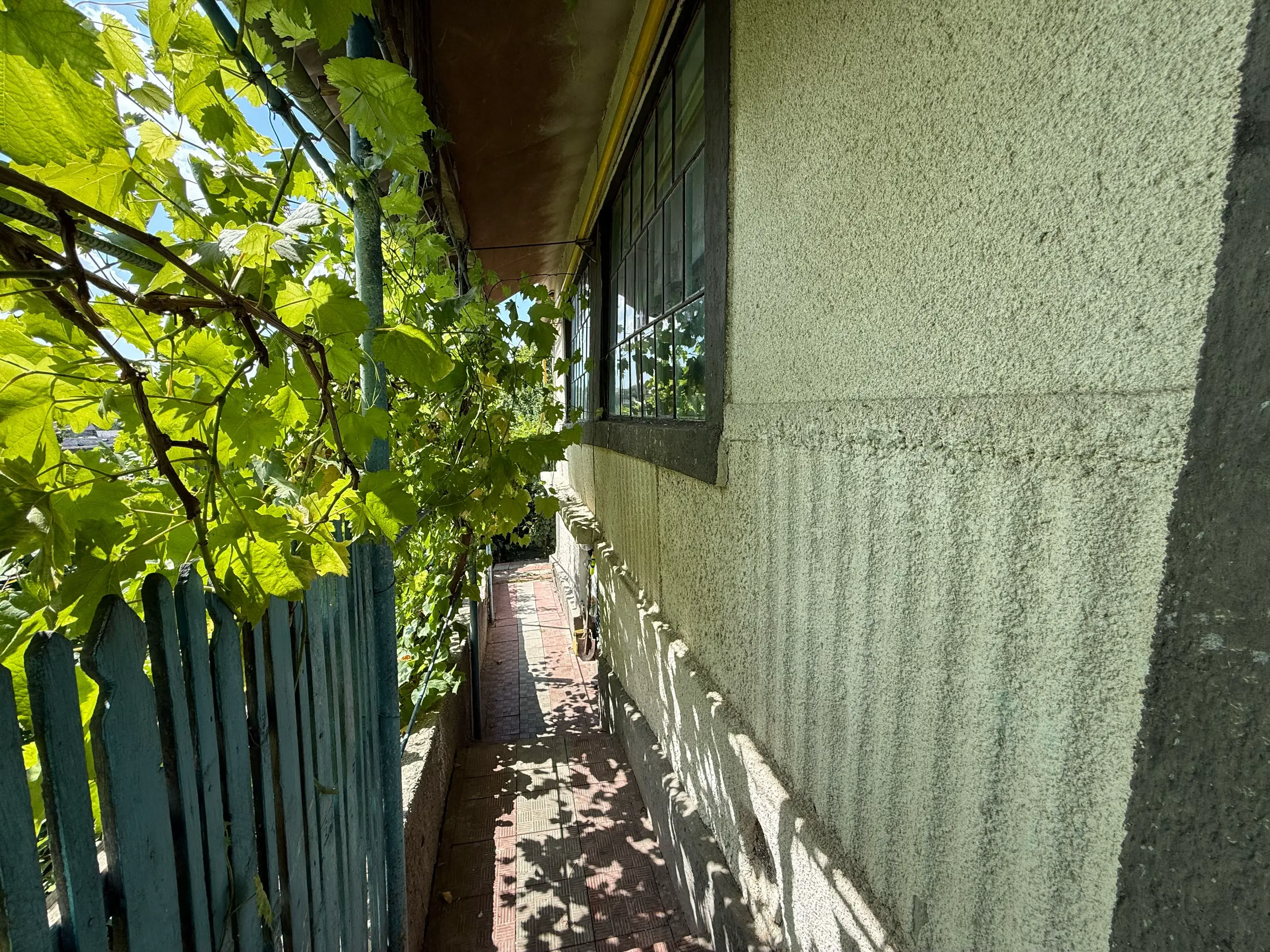 Image 4 of 7