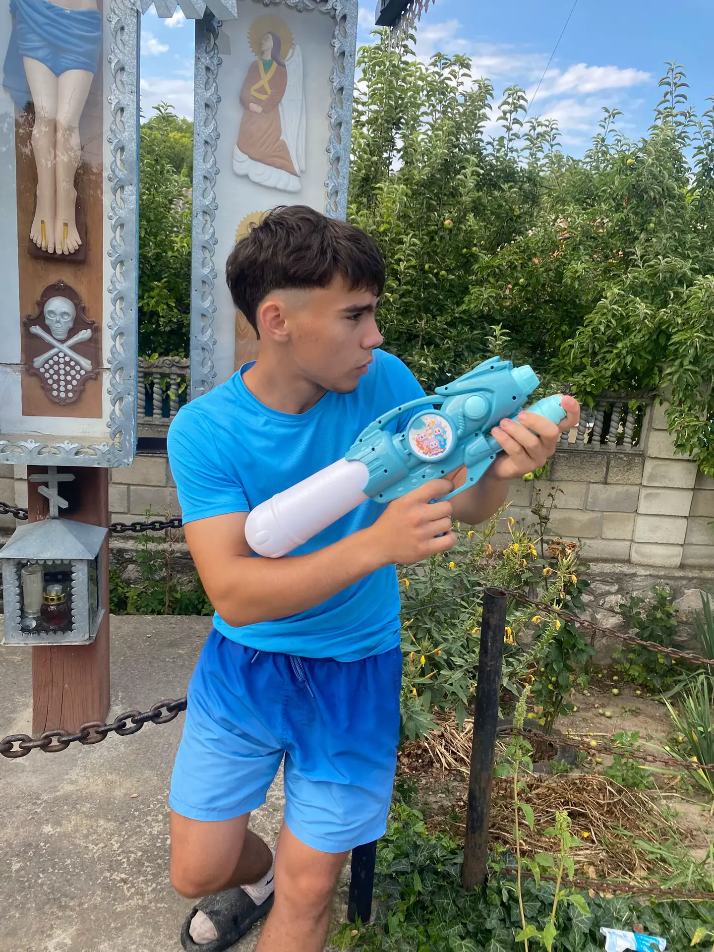Image 4 of 24